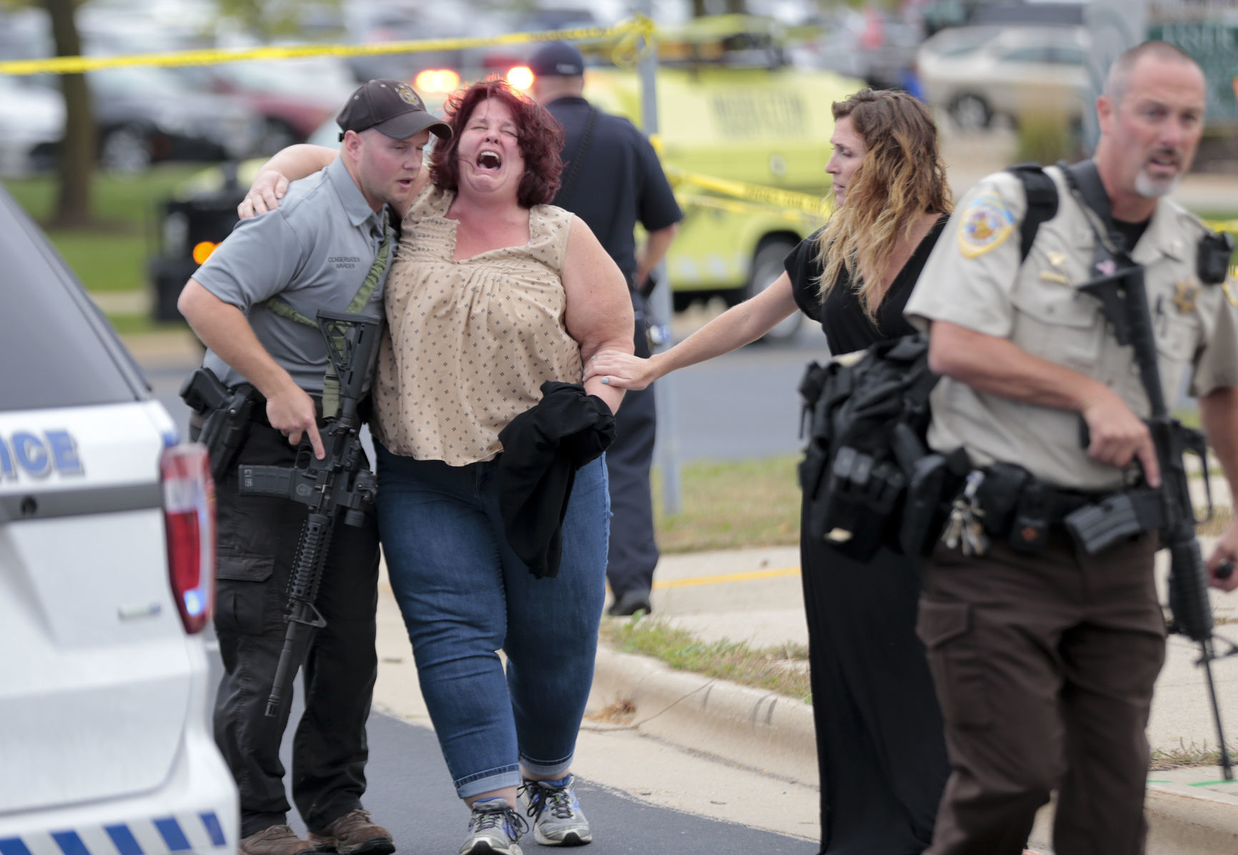 Gunman shoots 4 at workplace in Middleton